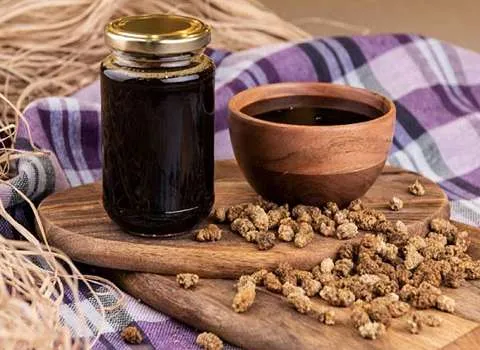 قیمت خرید شیره توت خشک شده + خواص، معایب و مزایا